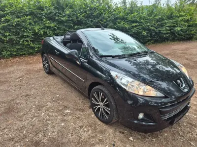 Gebraucht Peugeot 207 CC 120 PS (88 kW) 2013 Schwarz Cabrio