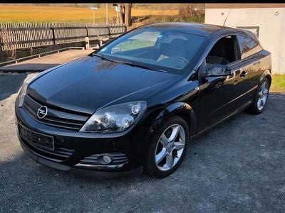 Usata Opel Astra GTC 150 CV (110 kW) 2006 Nero Coupé