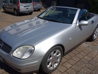 Silber Gebraucht 1999 Mercedes SLK200 Cabrio | 3.499 € (Etwas zu teuer)