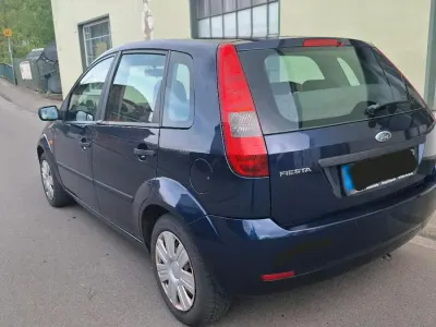 Usata Ford Fiesta 80 CV (58 kW) 2003 Blu Utilitaria