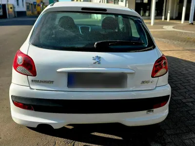 Usata Peugeot 206 75 CV (55 kW) 2009 Bianco Berlina