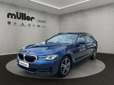 Gebraucht BMW 530 Efficient Dynamics 286 PS (210 kW) 2023 Phytonicblau (metallic) Kombi