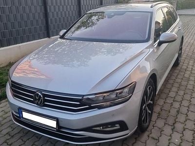 Second-hand VW Passat 150 CP (110 kW) 2022 Argintiu Break
