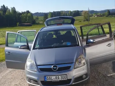 Używany Opel Zafira 120 KM (88 kW) 2007 Srebrny Minivan