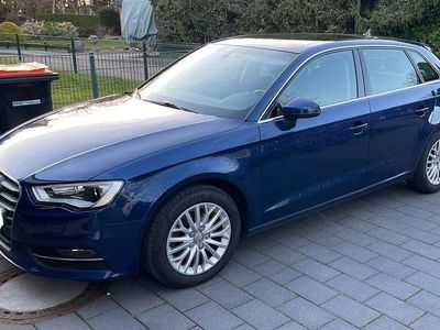 Gebraucht Audi A3 Ambiente 150 PS (110 kW) 2015 Blau Limousine