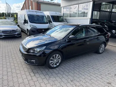 Gebraucht Peugeot 308 SW Allure 131 PS (96 kW) 2020 Schwarz Kombi