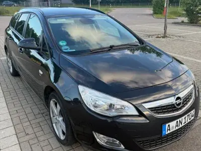 Gebraucht Opel Astra Sport 140 PS (102 kW) 2012 Schwarz Kombi