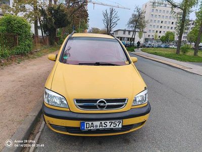 Usata Opel Zafira 125 CV (91 kW) 2001 Giallo Monovolume