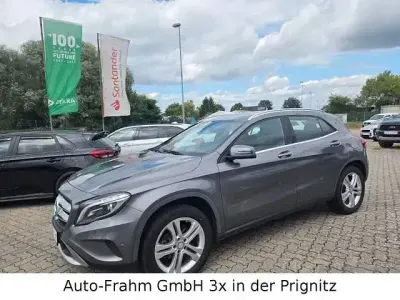 Gebraucht Mercedes GLA200 156 PS (114 kW) 2016 Grau SUV