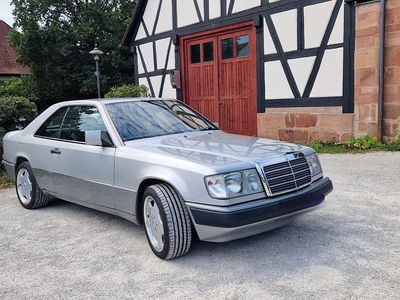 Gebraucht Mercedes E300 179 PS (131 kW) 1991 Silber Coupé