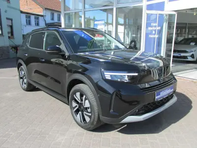 Neu Opel Frontera 145 PS (106 kW) 2025 Schwarz perla nera (met.) SUV