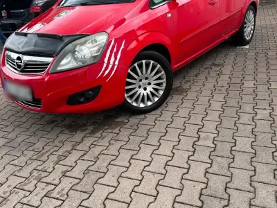 Gebraucht Opel Zafira 125 PS (91 kW) 2009 Rot Van / Kleinbus