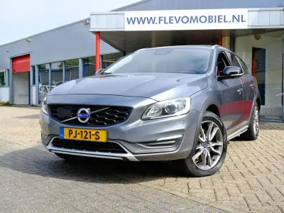Gebraucht Volvo V60 CC 150 PS (110 kW) 2017 Grau Kombi