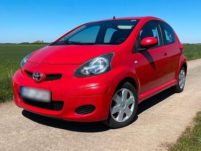 Usata Toyota Aygo 68 CV (50 kW) 2010 Rosso Utilitaria