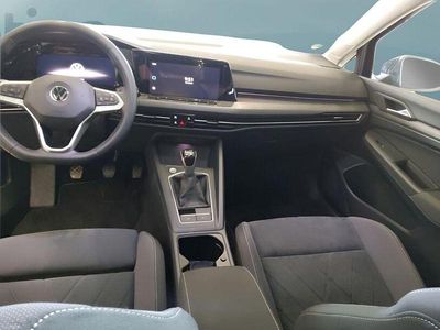 Gebraucht VW Golf VIII 131 PS (96 kW) 2022 Blau Limousine