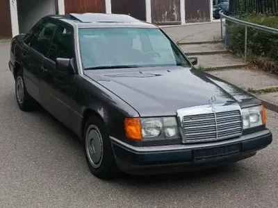 Gebraucht Mercedes 200 120 PS (88 kW) 1991 Violet Limousine