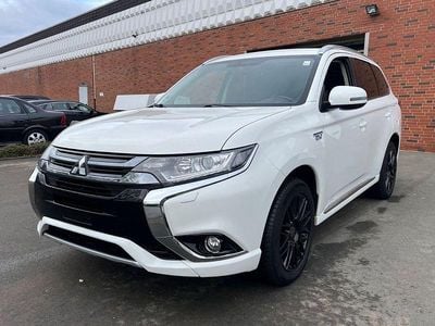 Gebraucht Mitsubishi Outlander P-HEV 121 PS (88 kW) 2017 Weiß SUV