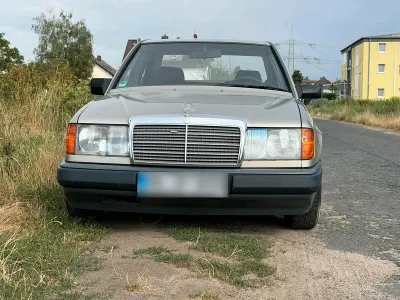 Gebraucht Mercedes E230 132 PS (97 kW) 1987 Grau Limousine