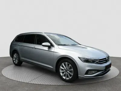 Gebraucht VW Passat Elegance 150 PS (110 kW) 2023 Silber Kombi