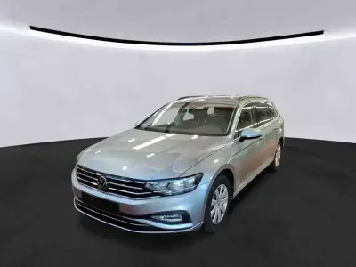Gebraucht VW Passat Business 200 PS (147 kW) 2023 Pyrite silver metallic Kombi