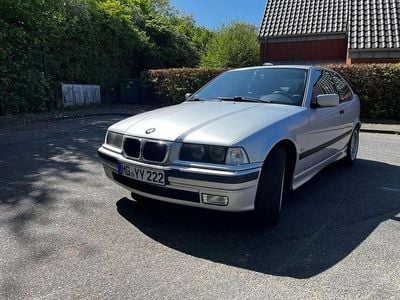 Second-hand BMW 316 105 CP (77 kW) 1999 Argintiu Berlinǎ