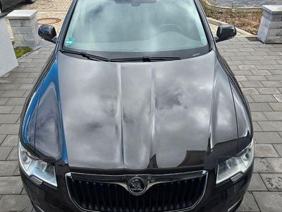 Gebraucht Skoda Superb LAURIN & KLEMENT 170 PS (125 kW) 2012 Braun Kombi