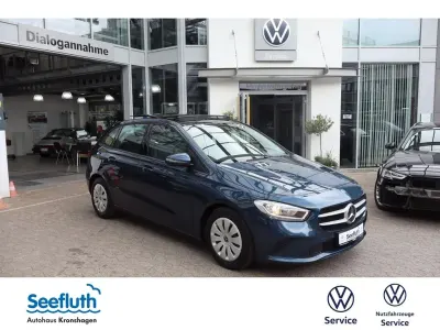 Gebraucht Mercedes B180 136 PS (100 kW) 2019 Blau Kleinwagen