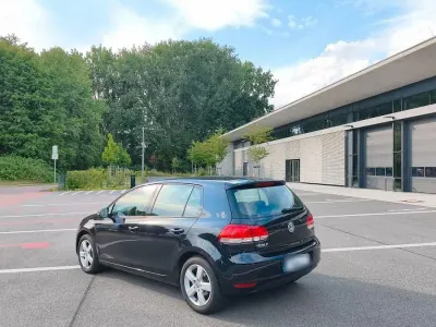Gebraucht VW Golf VI Comfortline 86 PS (63 kW) 2011 Schwarz Kleinwagen