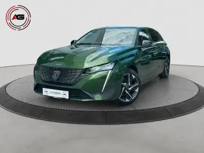 Gebraucht Peugeot 308 Allure 131 PS (96 kW) 2022 Grün Limousine