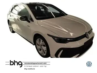 Gebraucht VW Golf VIII GTE 272 PS (200 kW) 2025 Pure white/schwarz Limousine