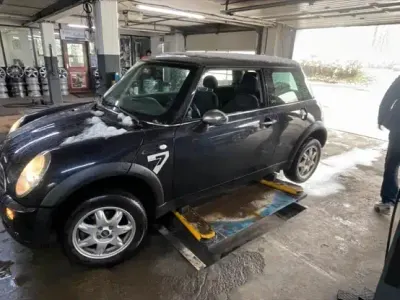 Begagnad Mini ONE 90 HK (66 kW) 2007 Svart Halvkombi