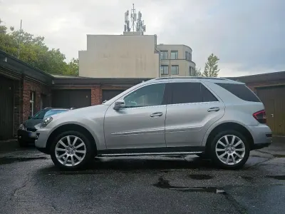 Gebraucht Mercedes ML350 231 PS (169 kW) 2012 Silber SUV