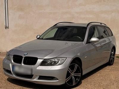 Gebraucht BMW 320 163 PS (119 kW) 2007 Silber Kombi