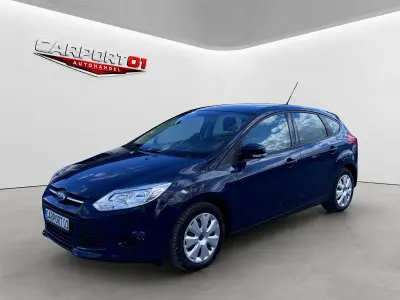 Usata Ford Focus Trend 101 CV (74 kW) 2013 Blu Berlina