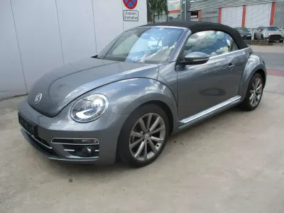 Gebraucht VW Beetle Design 105 PS (77 kW) 2017 Platinum grey metallic Kleinwagen