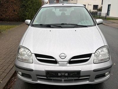 Nissan Almera Tino