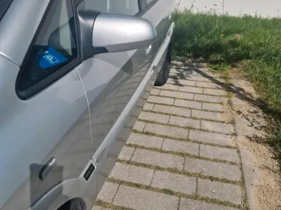 Gebraucht Opel Corsa 100 PS (73 kW) 2004 Grau Kleinwagen