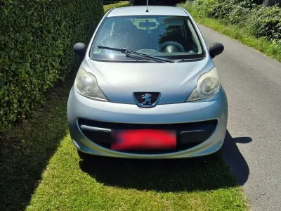 Gebraucht Peugeot 107 Filou 68 PS (50 kW) 2006 Silber Kleinwagen