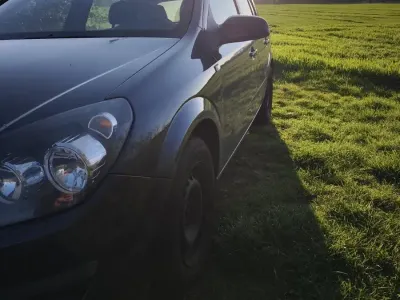 Gebraucht Opel Astra 140 PS (102 kW) 2007 Blau Kleinwagen