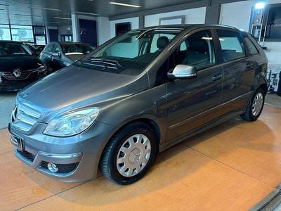 Gebraucht Mercedes B170 116 PS (85 kW) 2009 Mountaingrau Van / Kleinbus