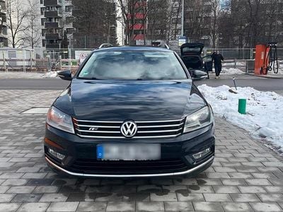 Schwarz Gebraucht 2014 VW Passat R-line Kombi | 8.950 € (Fairer Preis)