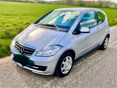 Używany Mercedes A160 95 KM (69 kW) 2010 Srebrny Sedan/Limuzyna