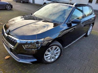 Grau Gebraucht 2022 Skoda Kamiq Style SUV | 23.500 € (Fairer Preis)