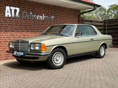 Gebraucht Mercedes 280 185 PS (136 kW) 1983 Grün Coupé