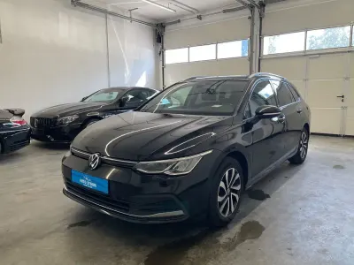 Gebraucht VW Golf VIII Active 150 PS (110 kW) 2022 Deep black perleffekt Kombi