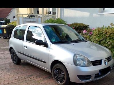 gebraucht Renault Clio 1,2 L ( wenige Kilometer )