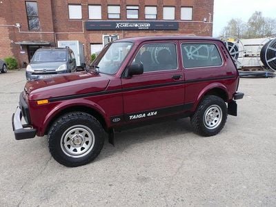 Gebraucht Lada Taiga 83 PS (61 kW) 2018 Rot SUV