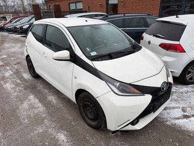 Weiß Gebraucht 2015 Toyota Aygo Edition-S Kleinwagen | 2.000 € (Superpreis)