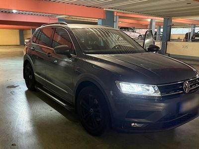 Grau Gebraucht 2020 VW Tiguan SUV | 26.500 € (Guter Preis)