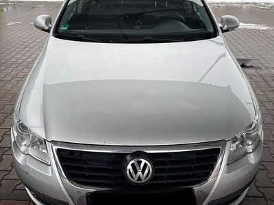 Second-hand VW Passat 140 CP (102 kW) 2008 Argintiu Berlinǎ